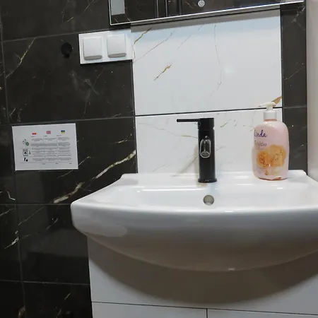 Nowoczesny Z Garazem I Balkonem Mokotow * وارسو