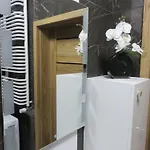 아파트 Nowoczesny Z Garazem I Balkonem Mokotow 바르샤바