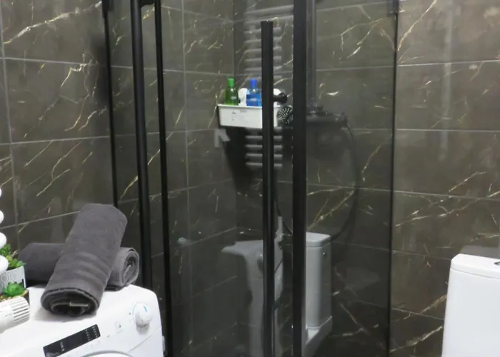 Nowoczesny Z Garazem I Balkonem Mokotow