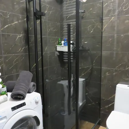 Nowoczesny Z Garazem I Balkonem Mokotow