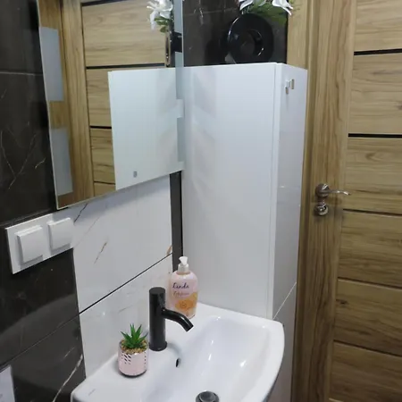 Nowoczesny Z Garazem I Balkonem Mokotow דירה