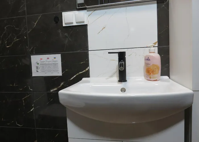 Nowoczesny Z Garazem I Balkonem Mokotow * وارسو